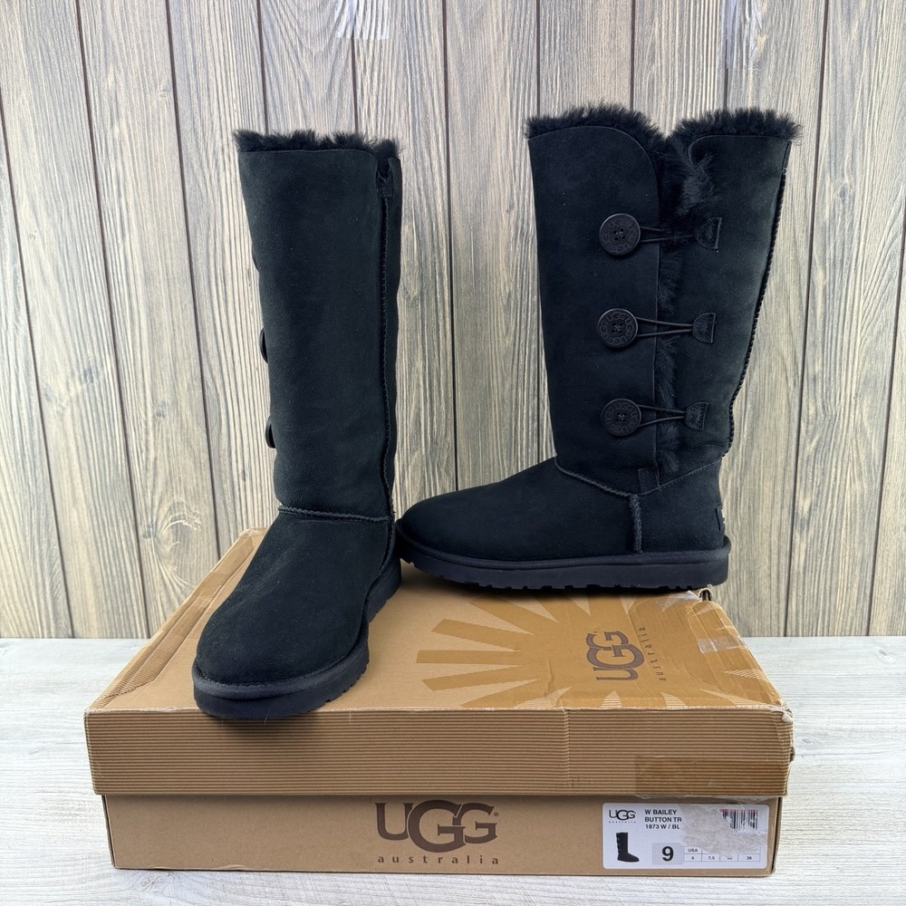 UGG Australia W Bailey Button Triplet Black Shearling Snow Boot Women's Size 9